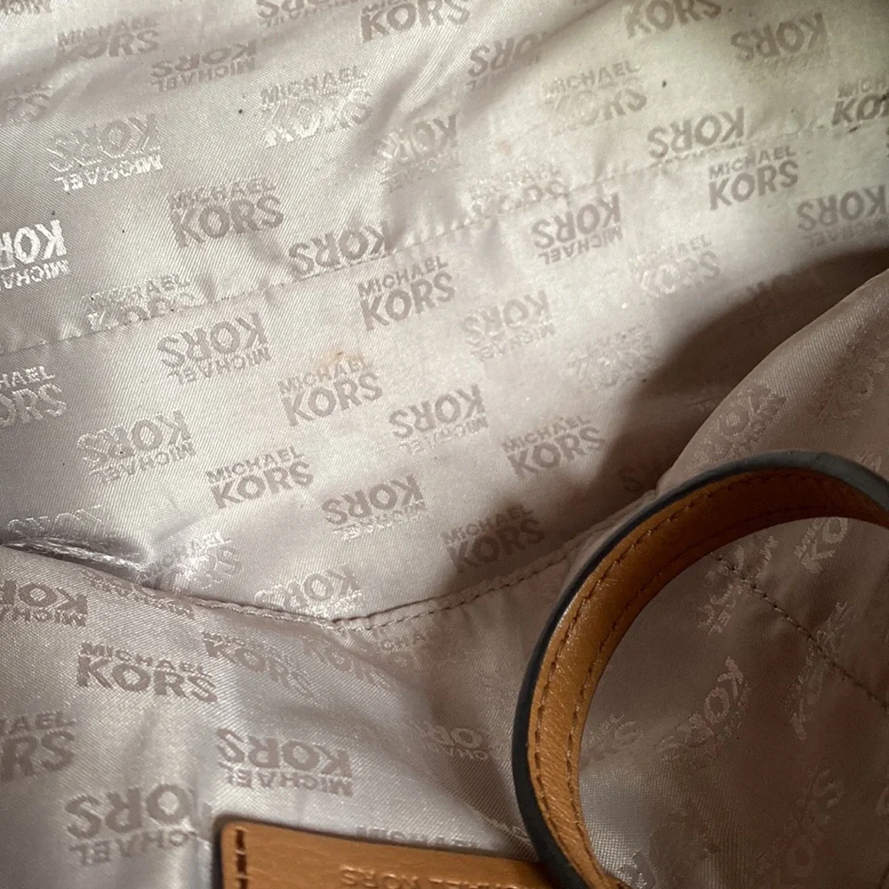 Michael Kors purse - Picture 6 of 7